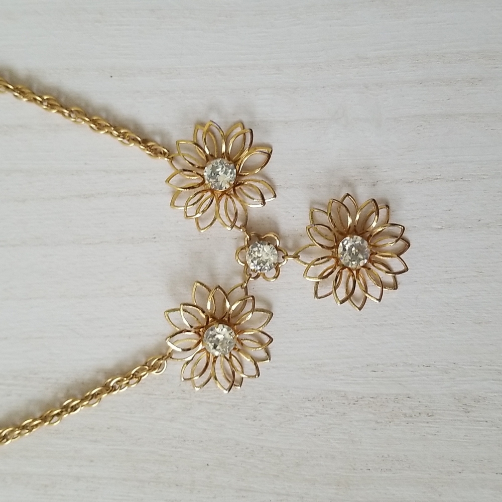 Vintage Gold Tone Floral Choker